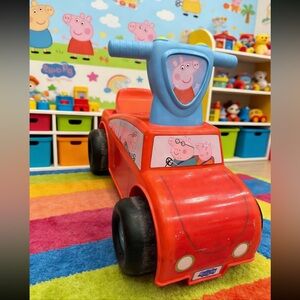 Peppa Pig Red Ride-On Musical Car